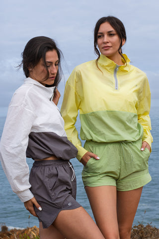 Casemiri Isabela set giacca e short donna White Graphite vista laterale e Moonlime vista frontale insieme