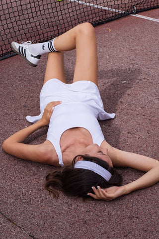 Casemiri Scilly completo tennis donna White Court ripresa dall’alto su campo da tennis